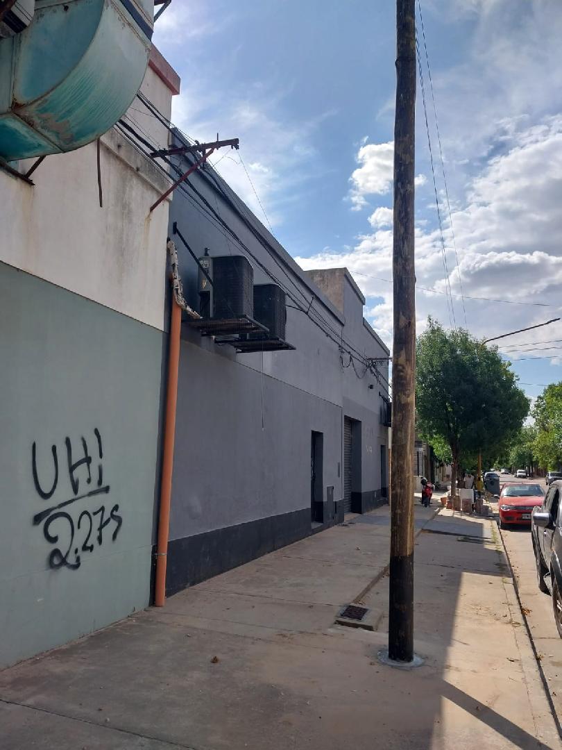 Se repuso el poste que había caído en una vereda