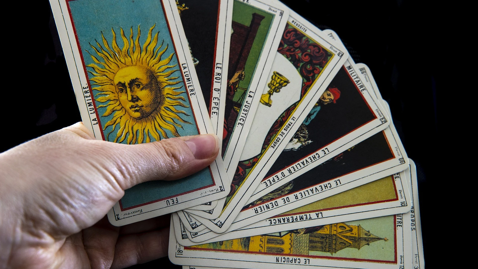 ¿Por qué creemos en el tarot, el horóscopo y otras descripciones que parecen hechas para nosotros?