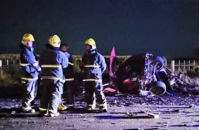 Choque fatal a la altura de Rojas: dos muertos y una camioneta partida al medio