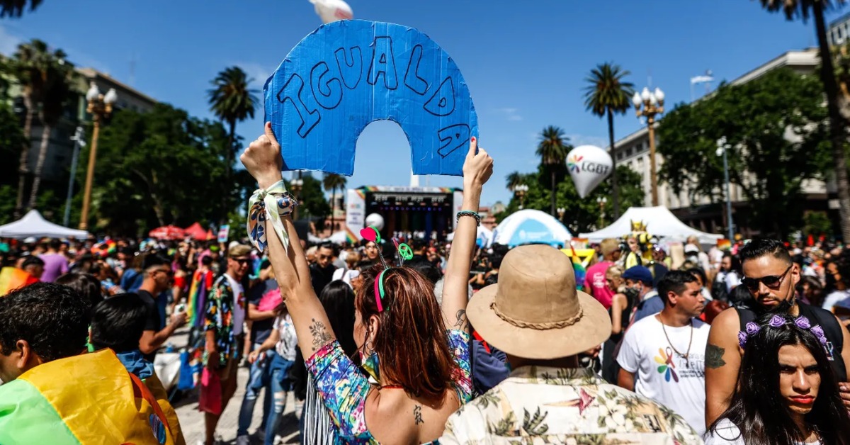 Diez agrupaciones locales convocan a una Marcha del Orgullo Antifascista y Antirracista