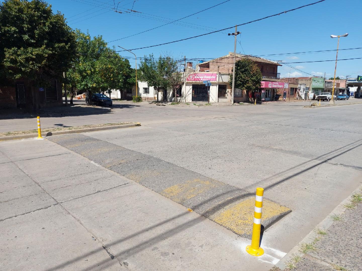 Más demarcadores viales rebatibles para las calles