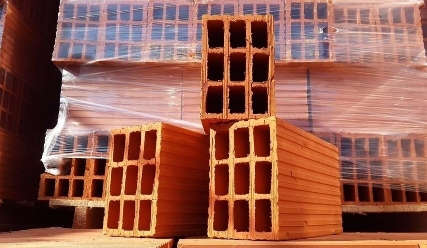 El precio de los ladrillos huecos aumentó considerablemente.