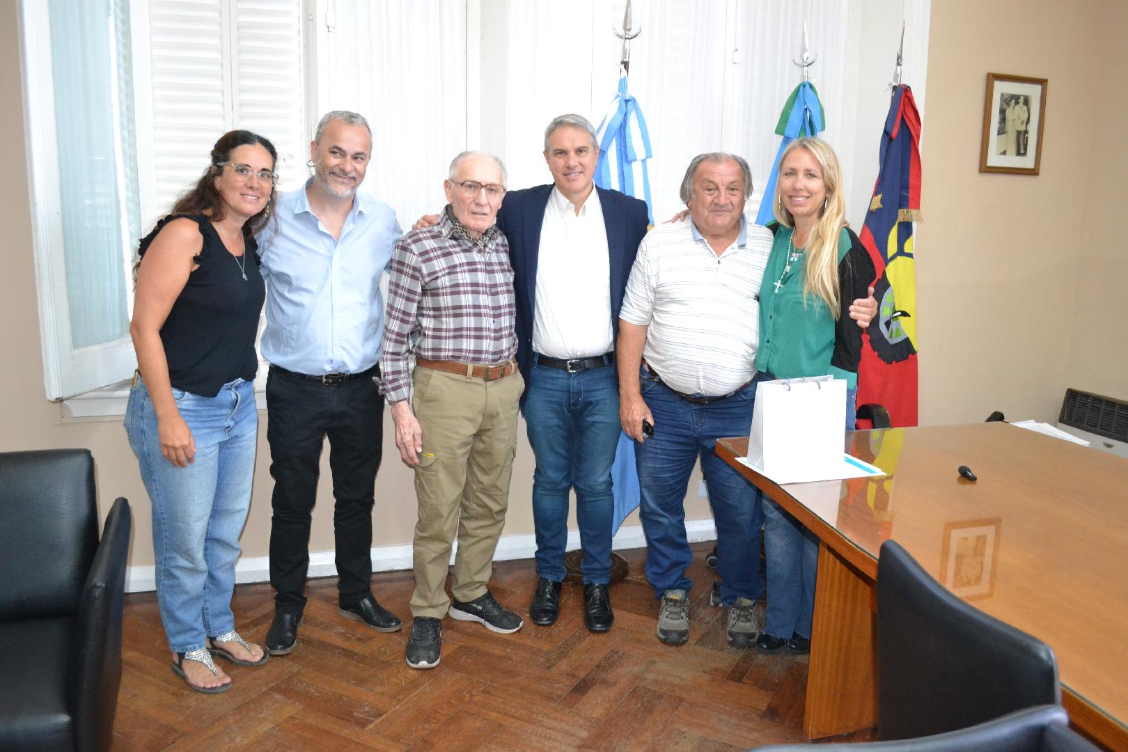 Homenajea al artista local Patricio Máspoli