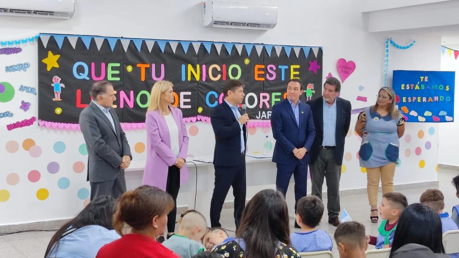 Plata a las escuelas