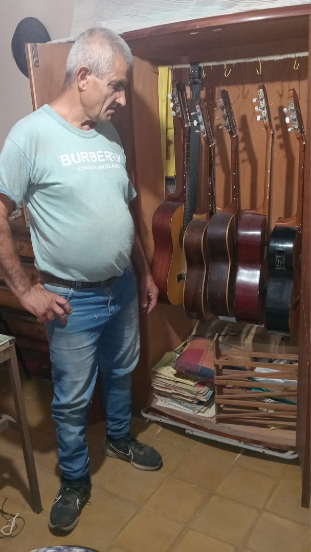 "La única que me va a alejar de la guitarra es la muerte"