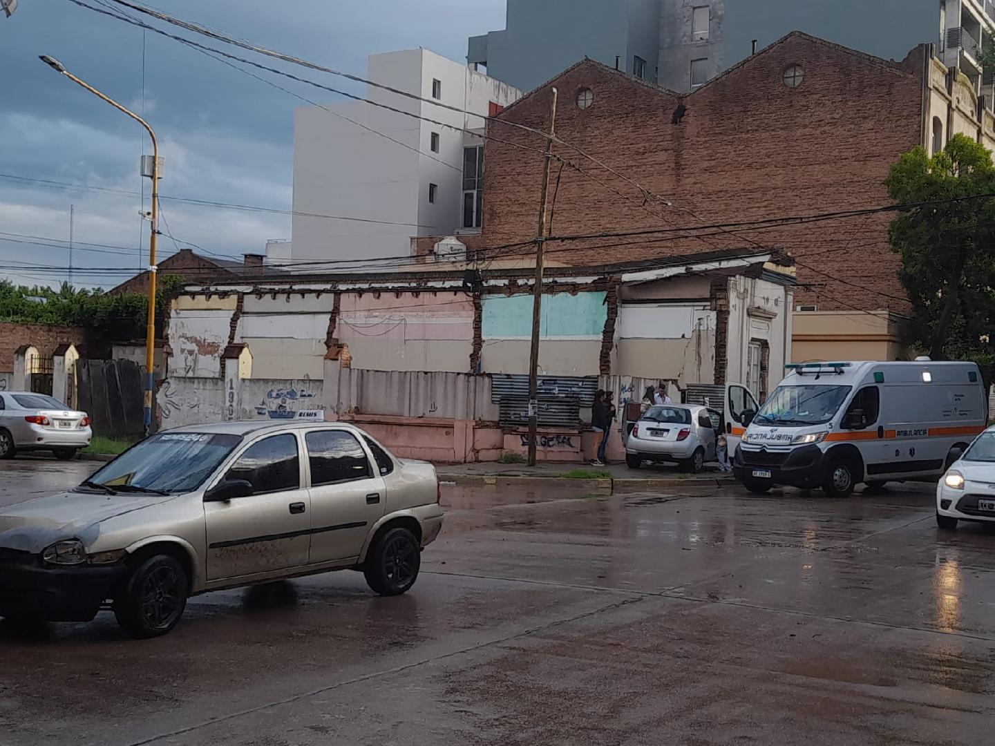 Violento choque en la esquina del Club Porteño