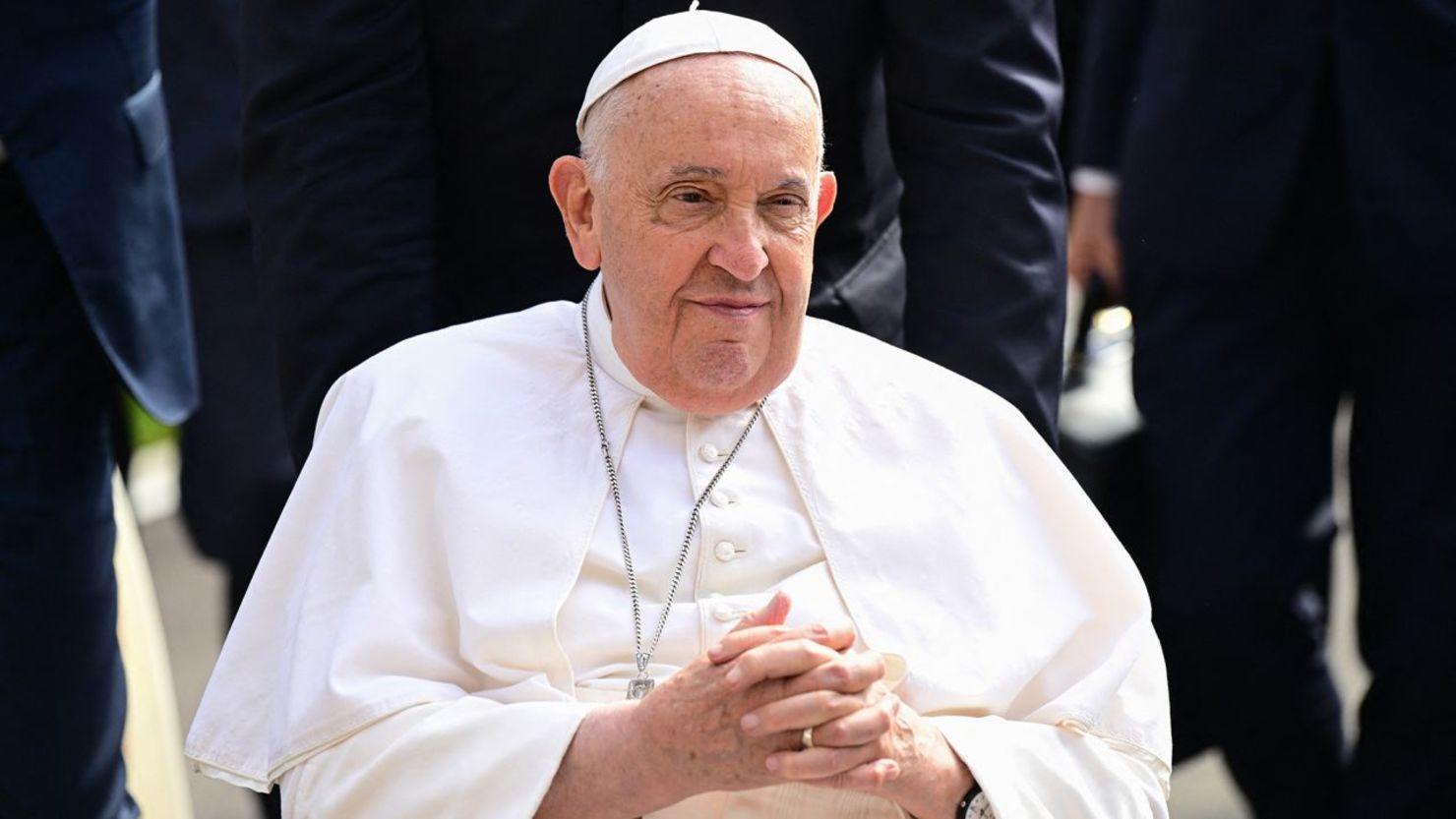El Papa en lenta recuperación