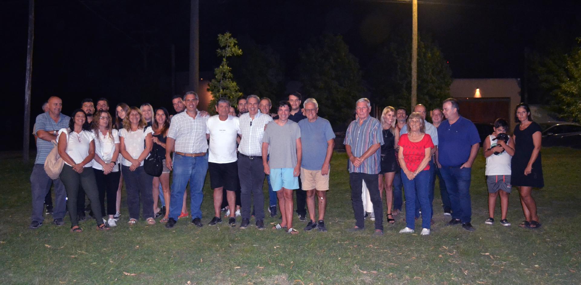 El Gobierno inauguró luminarias en una plazoleta