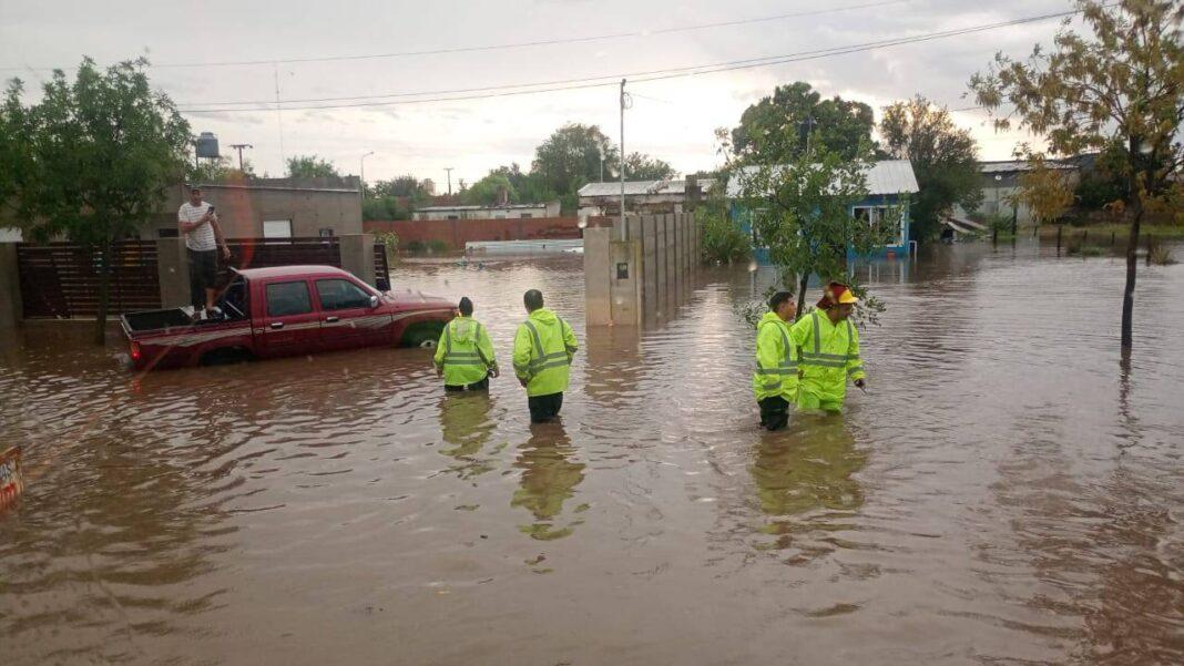 Las fuertes lluvias no aflojan y complican a varios municipios del interior bonaerense
