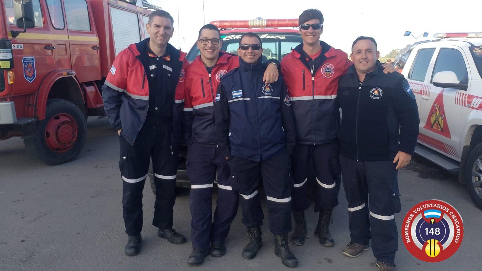 Bomberos de Chacabuco ya están en Bahía Blanca para colaborar; permanecerán hasta el viernes