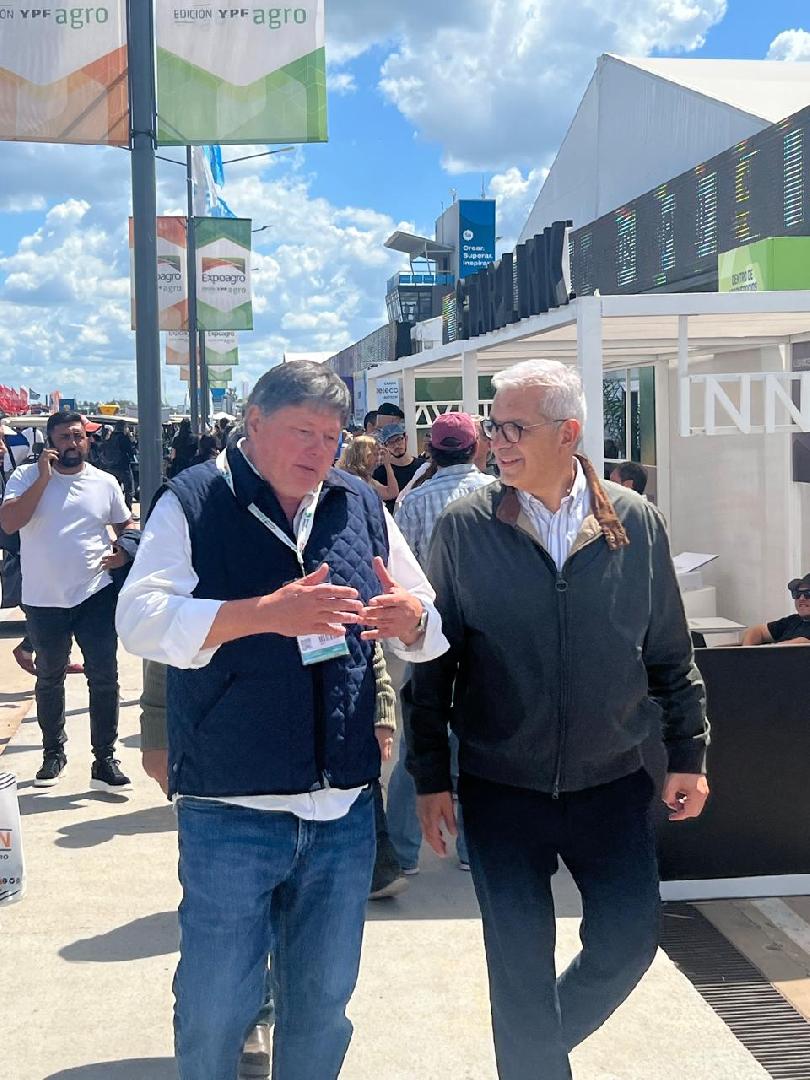 Julián Domínguez hizo una recorrida por Expoagro