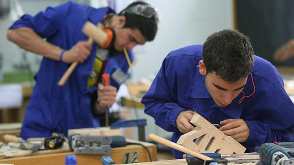 El Gobierno relanza un programa que impulsa la inserción laboral juvenil