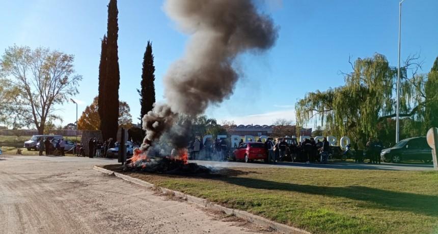 Recrudeció el conflicto en Cerro Negro por los despidos de trabajadores
