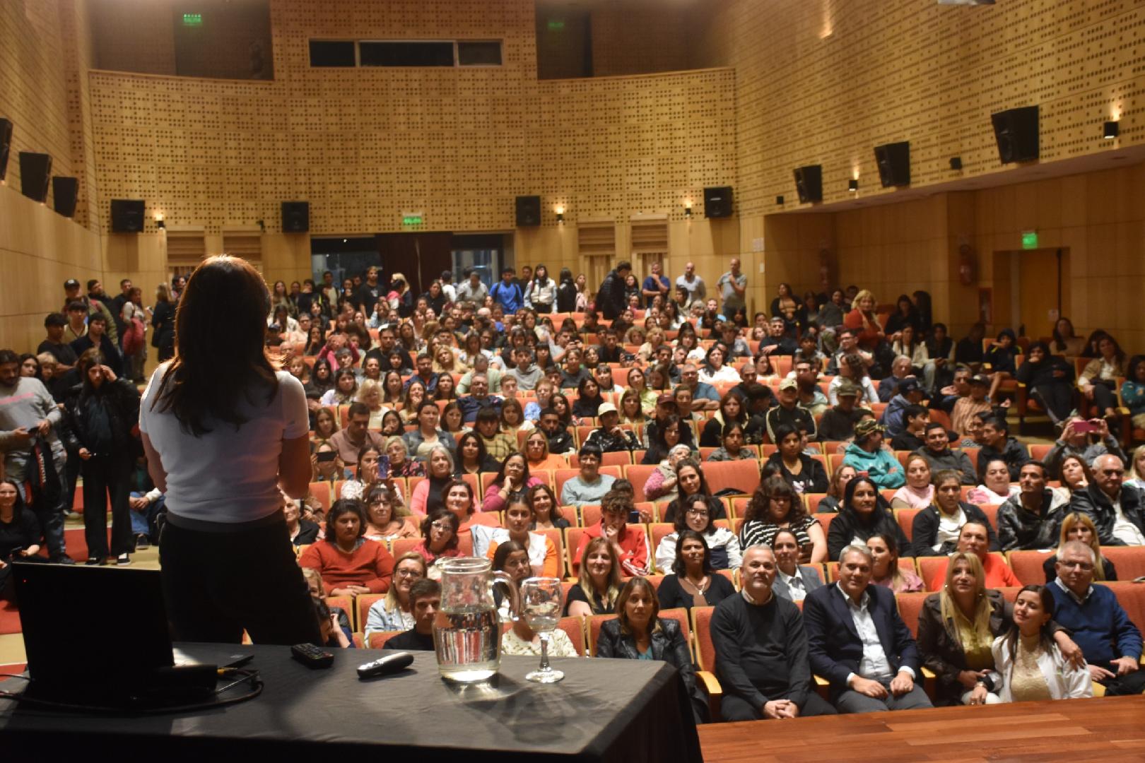 Jornada sobre "Cerebro y estrés' a sala llena 