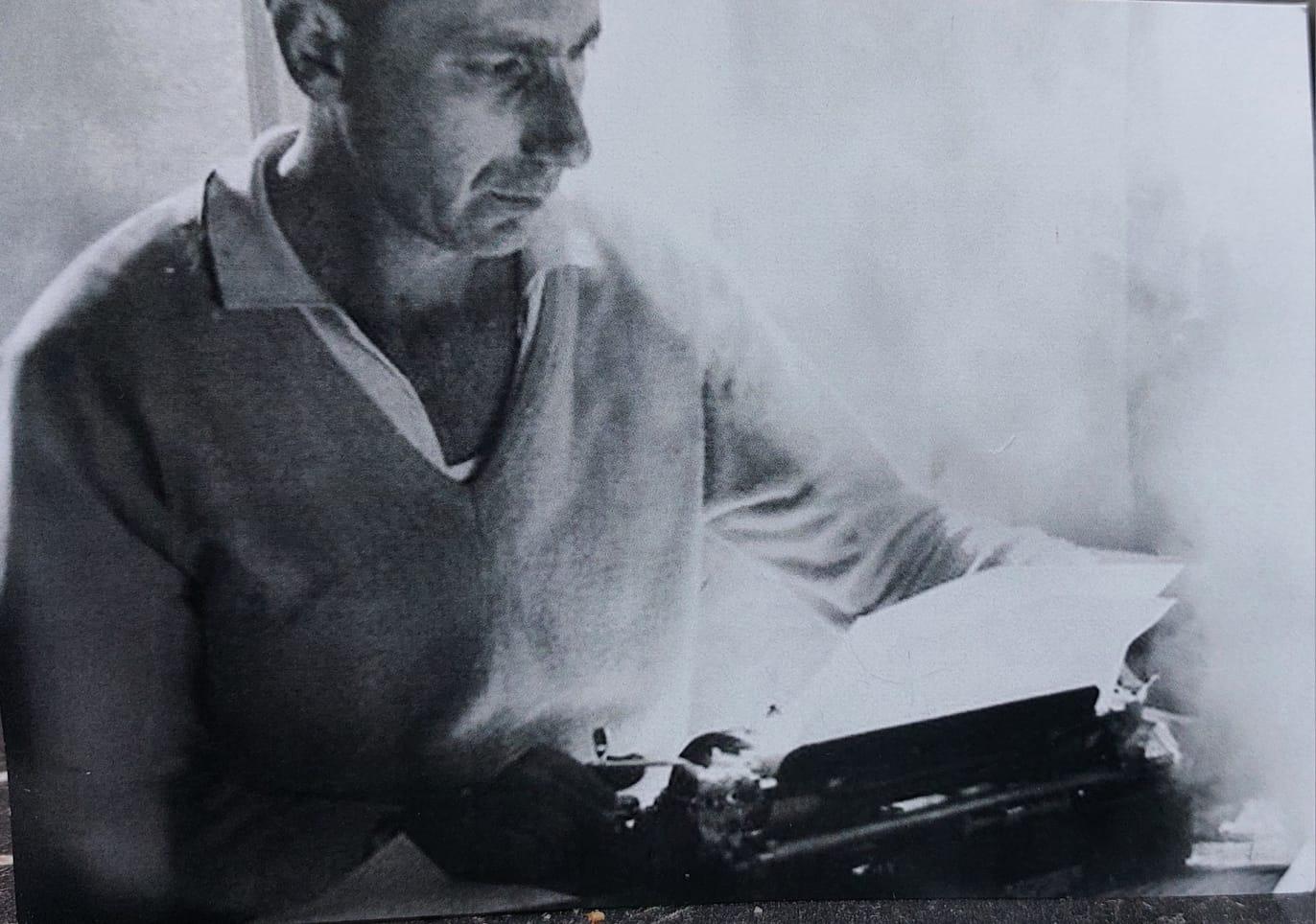 MAQUINARIA CONTI: 'LA MÁQUINA DE LETRAS QUE GATILLA'