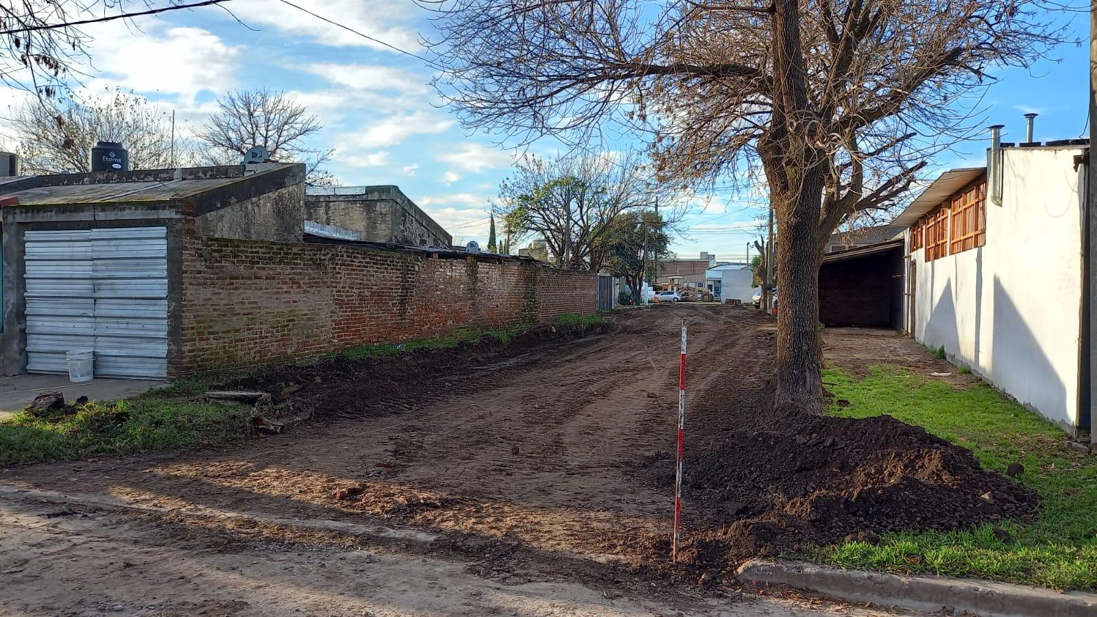 Comenzaron los trabajos de pavimentación en el Pasaje 2 de Mayo