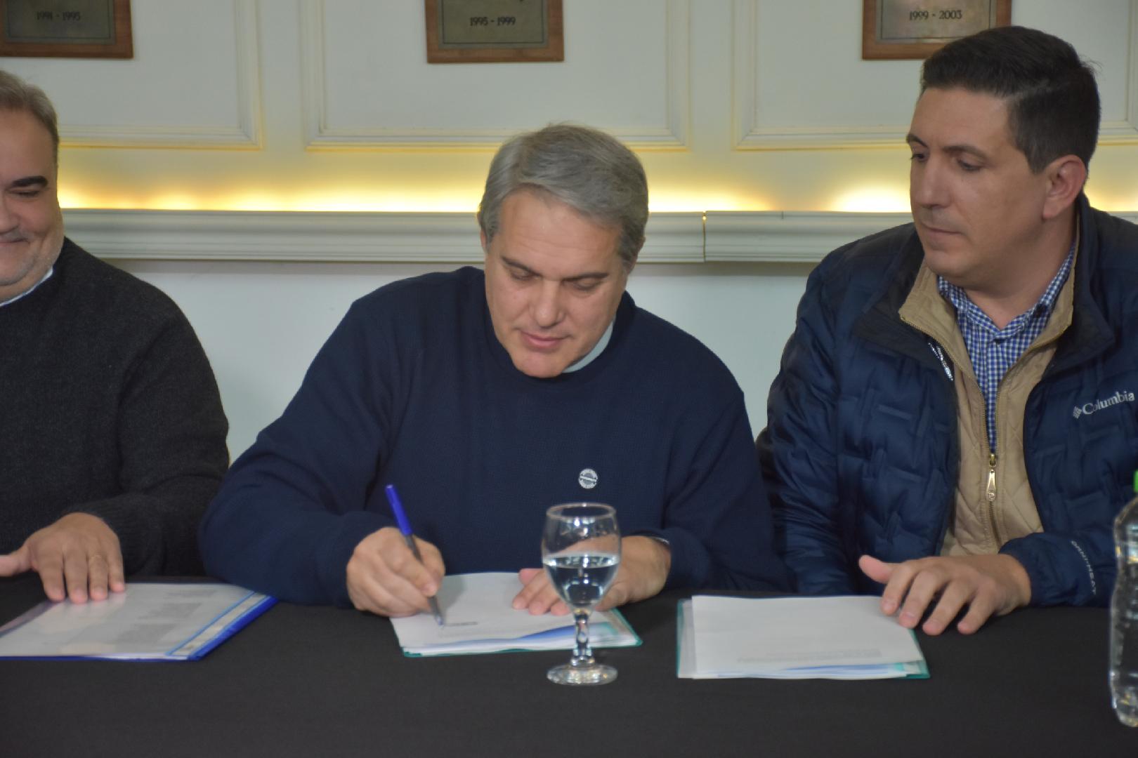 Golía firmó un acta compromiso para el inicio de obras votadas por los vecinos
