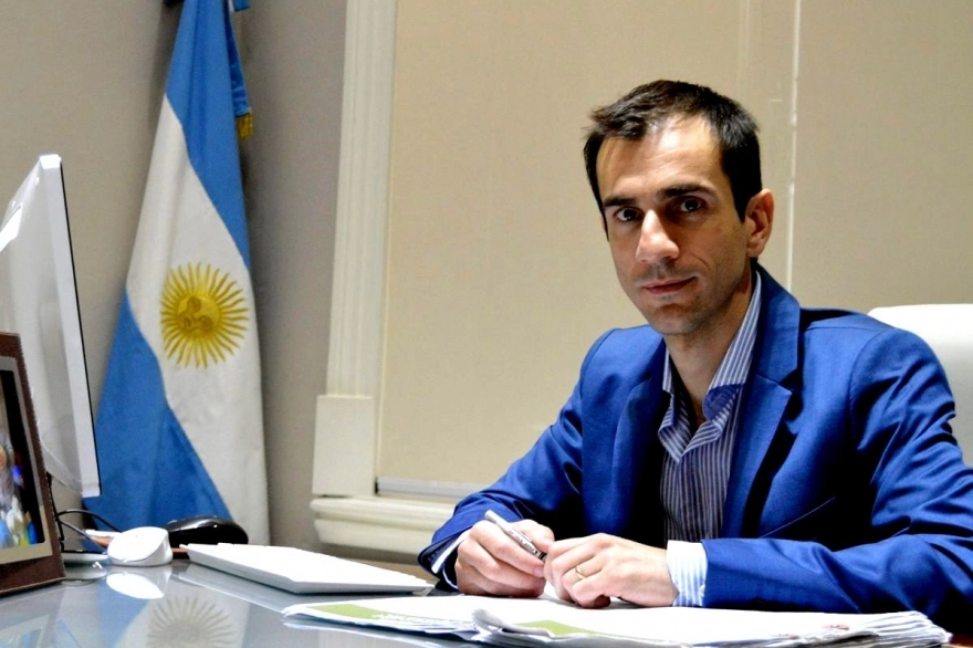 Petrecca busca aprovechar el mal momento de Milei para terciar en septiembre