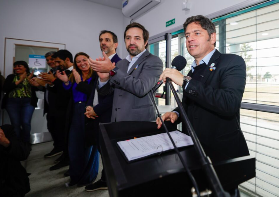 El intendente de Junín abandonó el acto de Axel Kicillof 