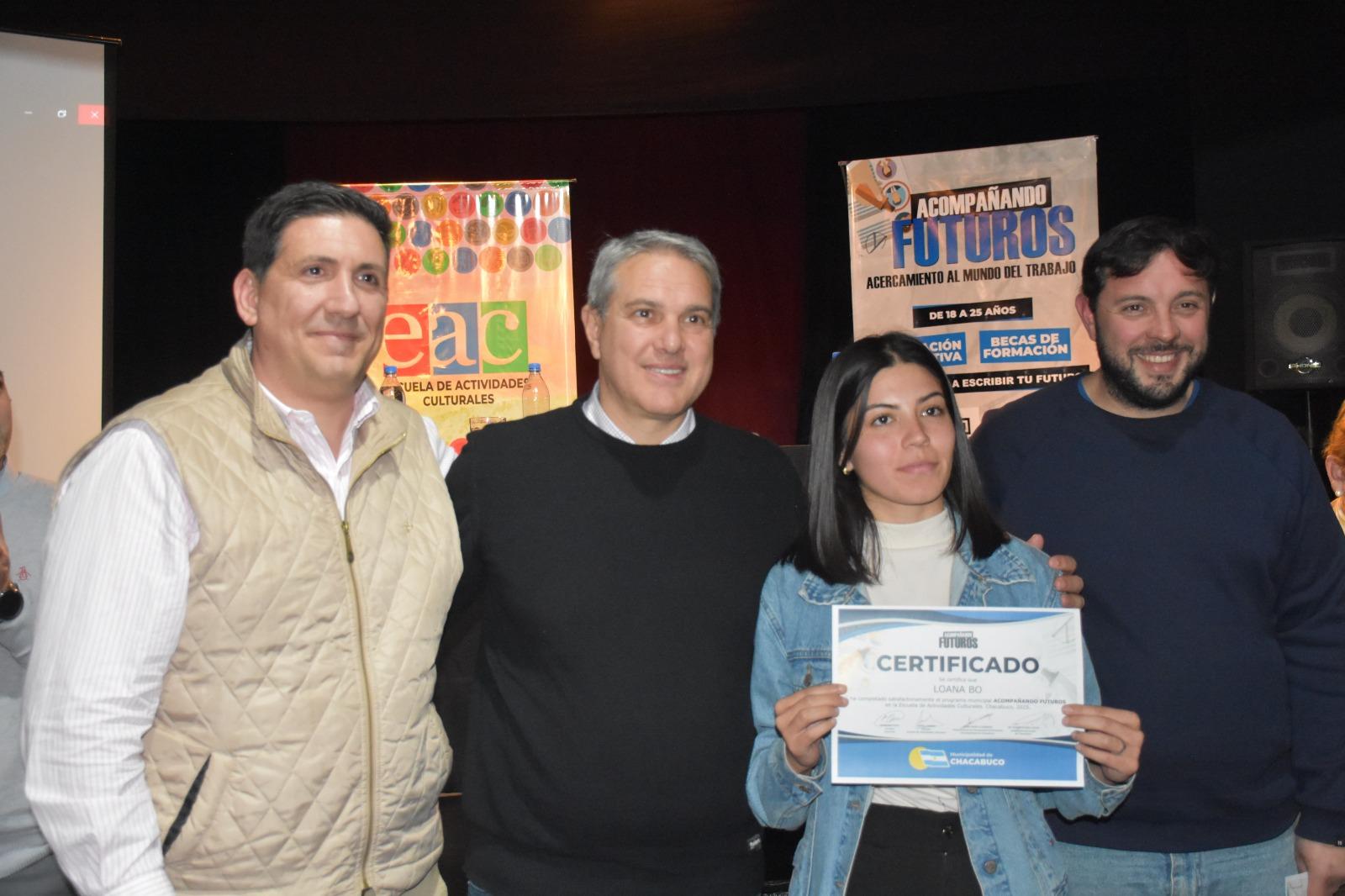Golía entregó certificados de Acompañando Futuros
