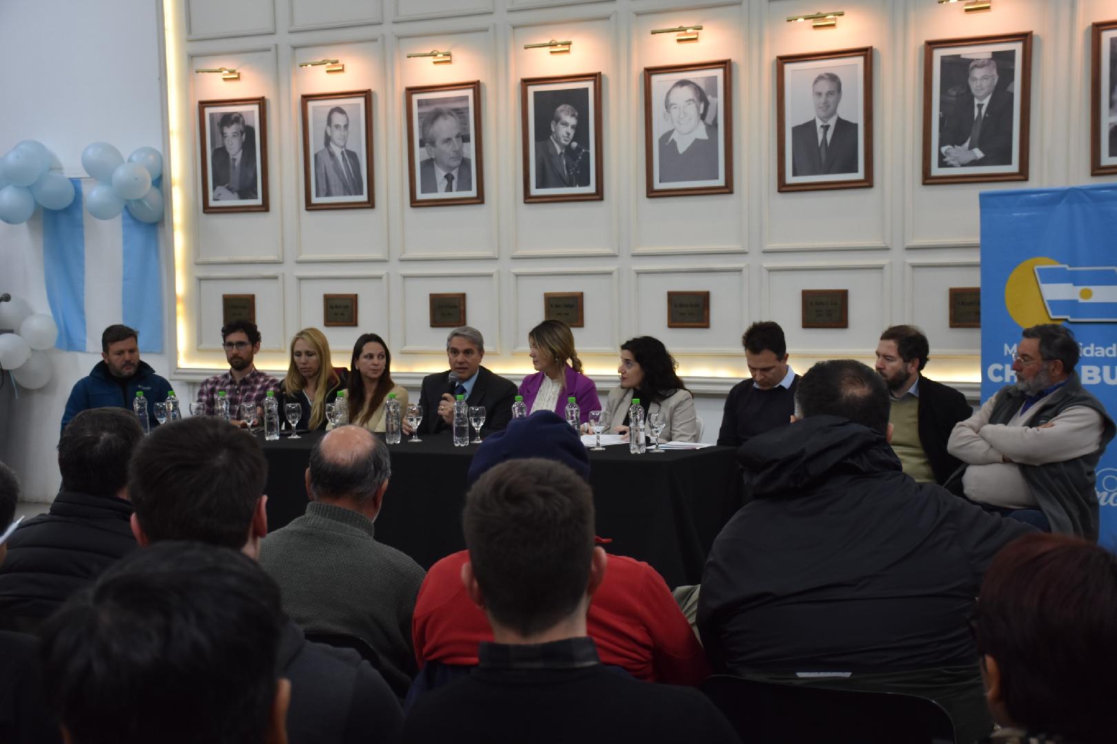 Se presentaron programas y líneas de crédito para emprendedores, productores y PyMEs