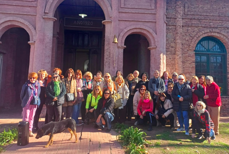 Vecinos de Arrecifes recorrieron sitios históricos de nuestra ciudad