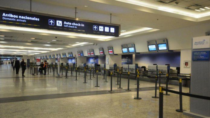 Fuerte caída del turismo interno y auge de reservas al exterior