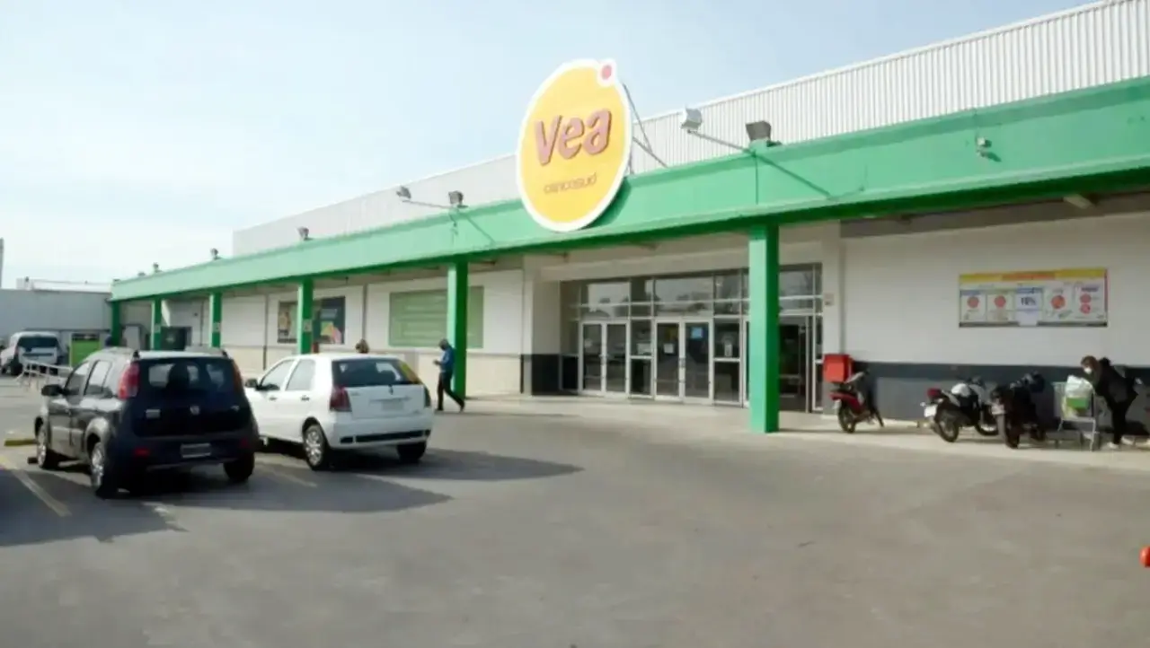 Por el derrumbe del consumo, Vea sigue cerrando sucursales 