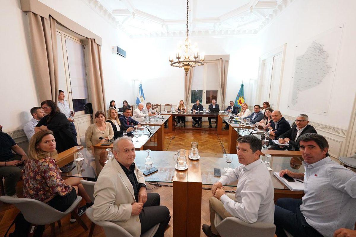 Se aprobaría el endeudamiento provincial y llegarían fondos a los municipios