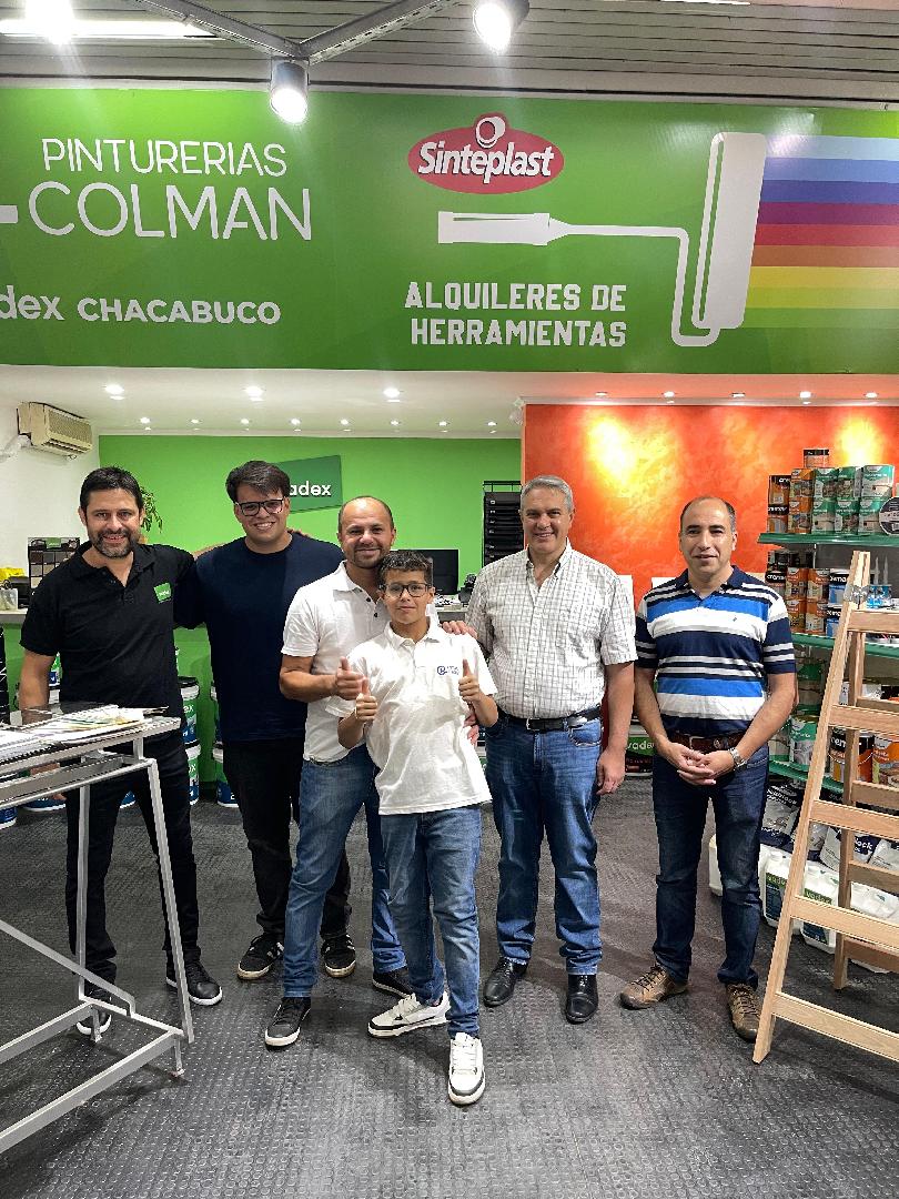 Inauguró una pinturería