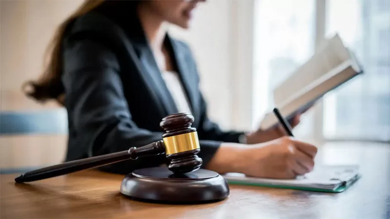 Una abogada que no podía cobrar