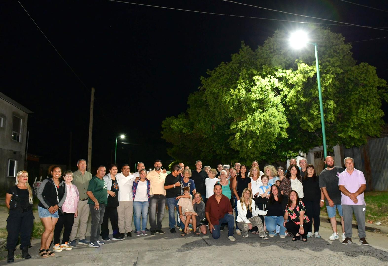 Más cuadras con luminarias LED