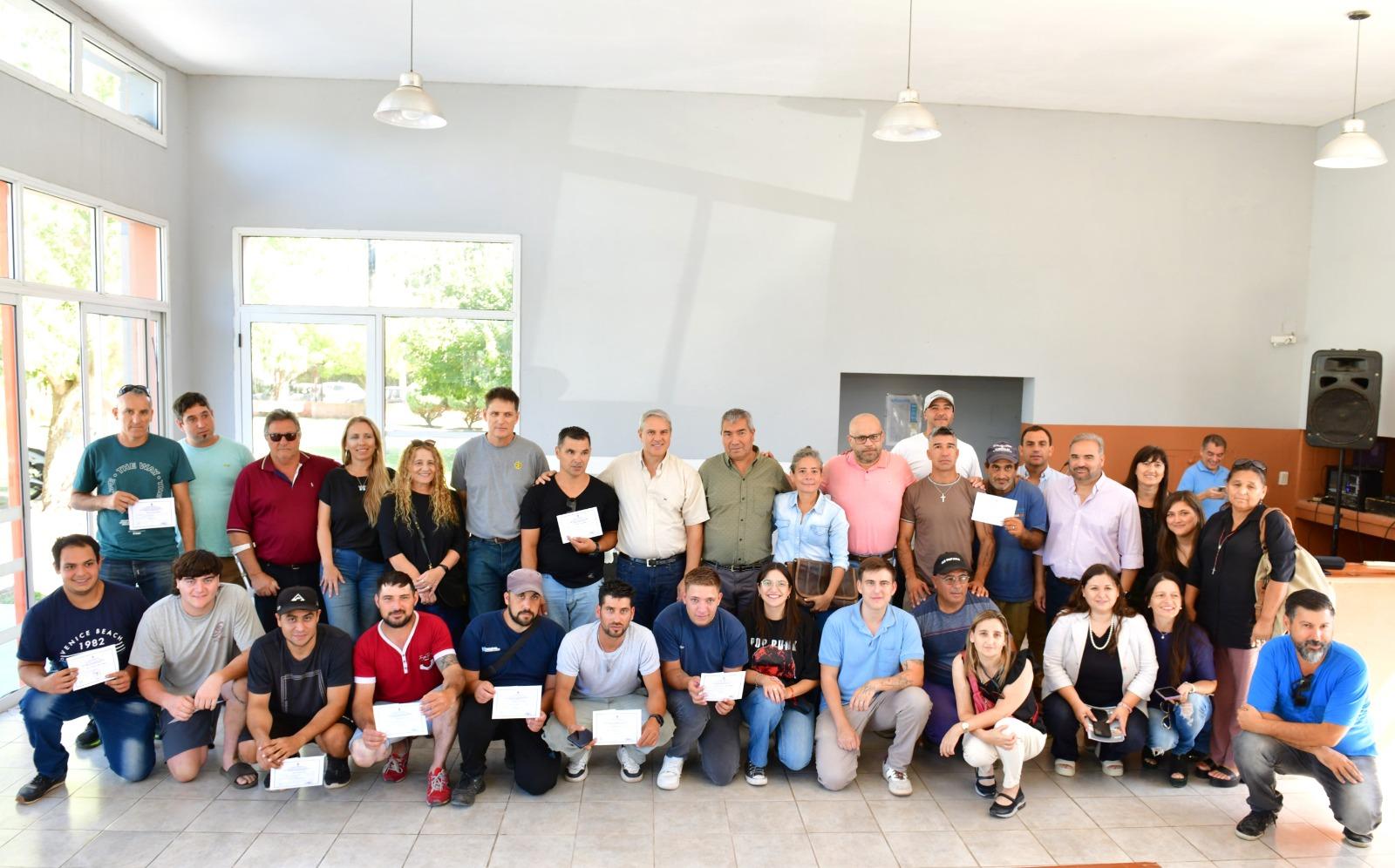 Entrega de certificados a operadores viales en Chacabuco