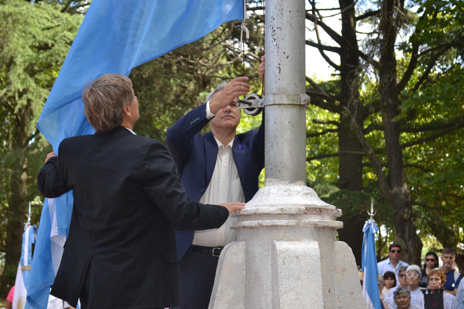 Darío Golía encabezó el acto protocolar por el 141° aniversario de Rawson