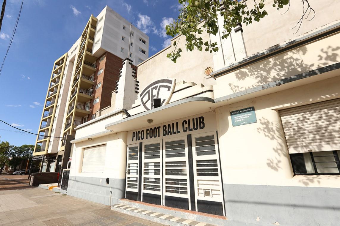 ¿Amor a la camiseta o relación laboral? 