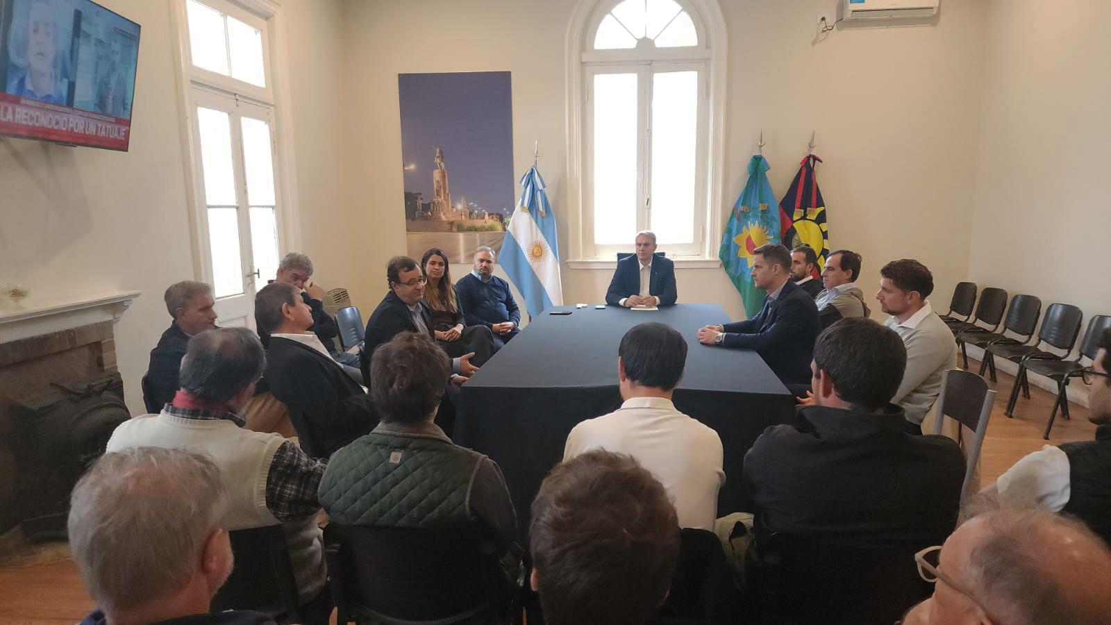 Darío Golía recibió a funcionarios del BAPRO por la obra de abastecimiento de gas a industrias