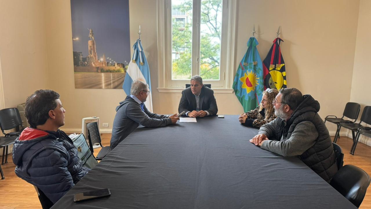 Reunión con integrantes de la Cooperativa Apícola Chacay Uf Co