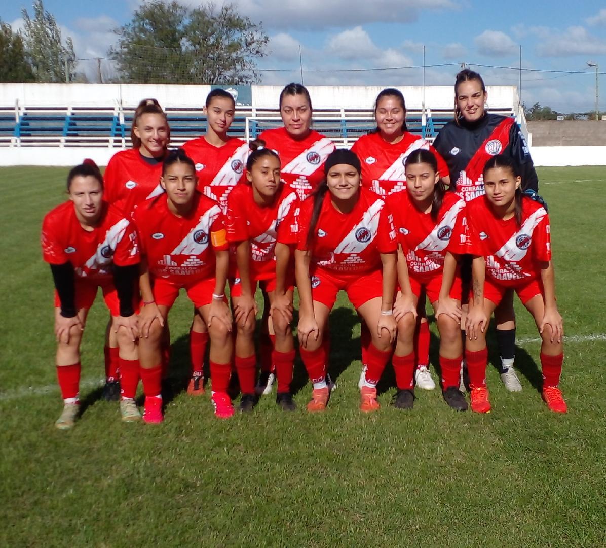 Jornada de fútbol femenino en Huracán