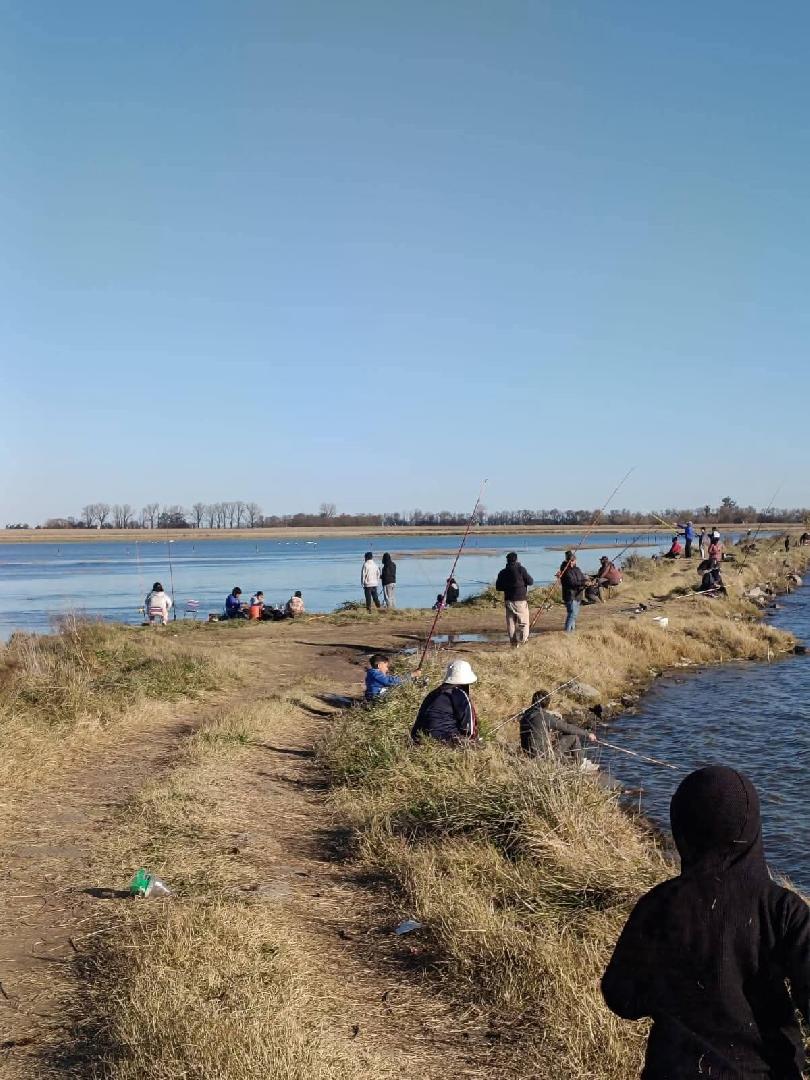 Buena pesca de pejerrey y actividades turísticas en la Laguna de Rocha
