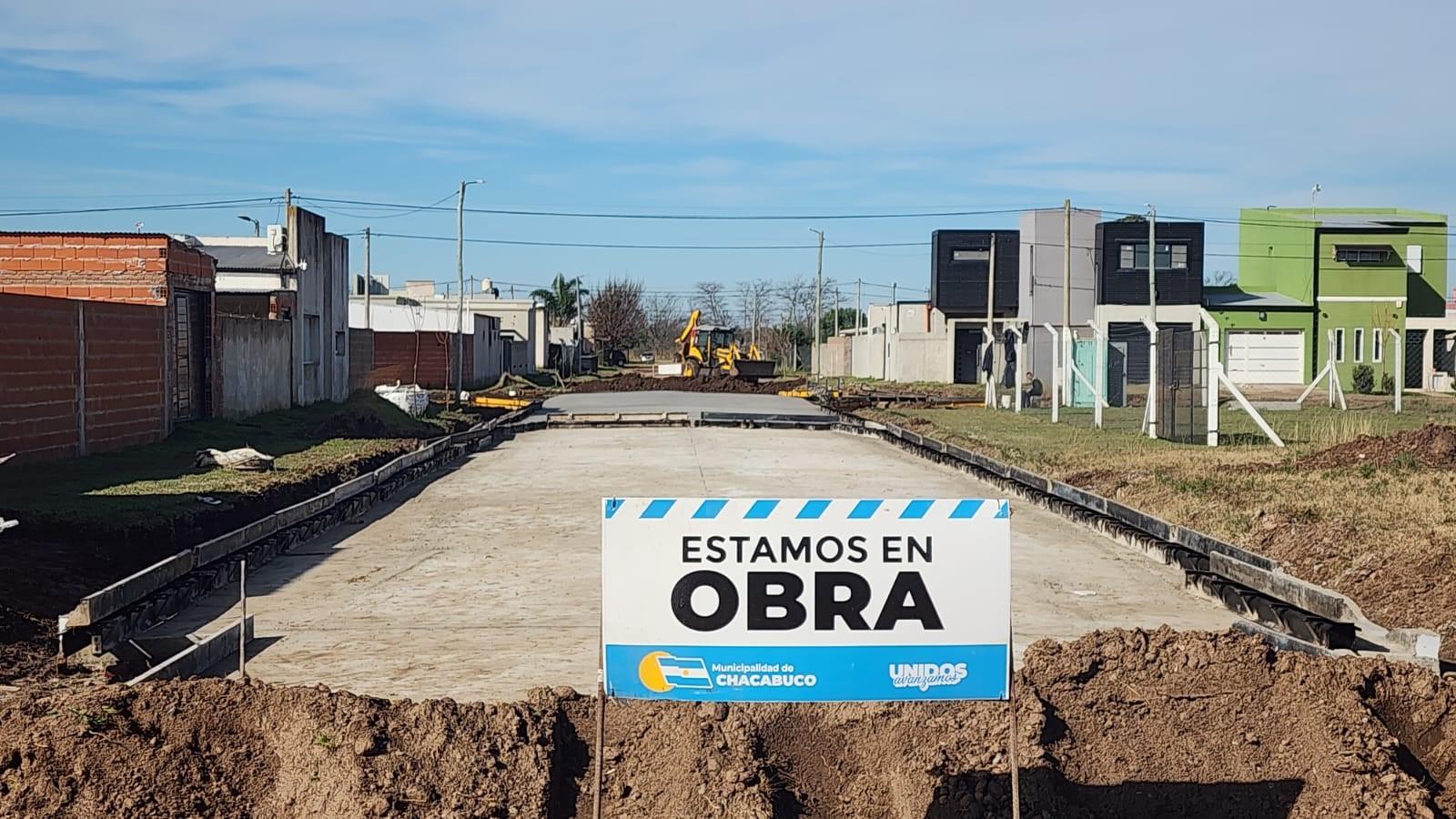 Avanza la pavimentación en el barrio procrear