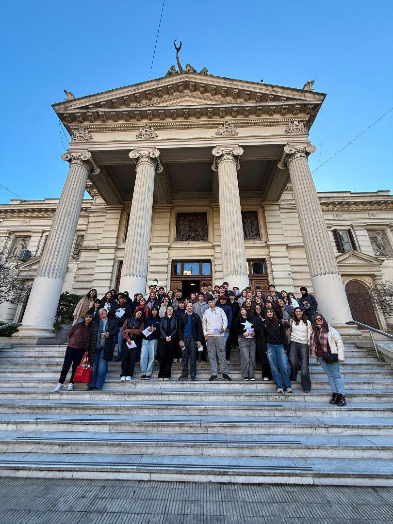 Más de 80 estudiantes de Chacabuco en la Cámara de Diputados bonaerense