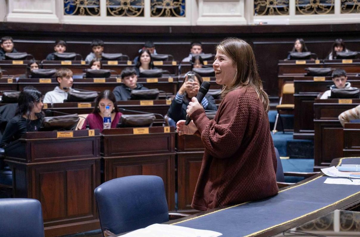 Otros 100 estudiantes de Chacabuco fueron legisladores por un día