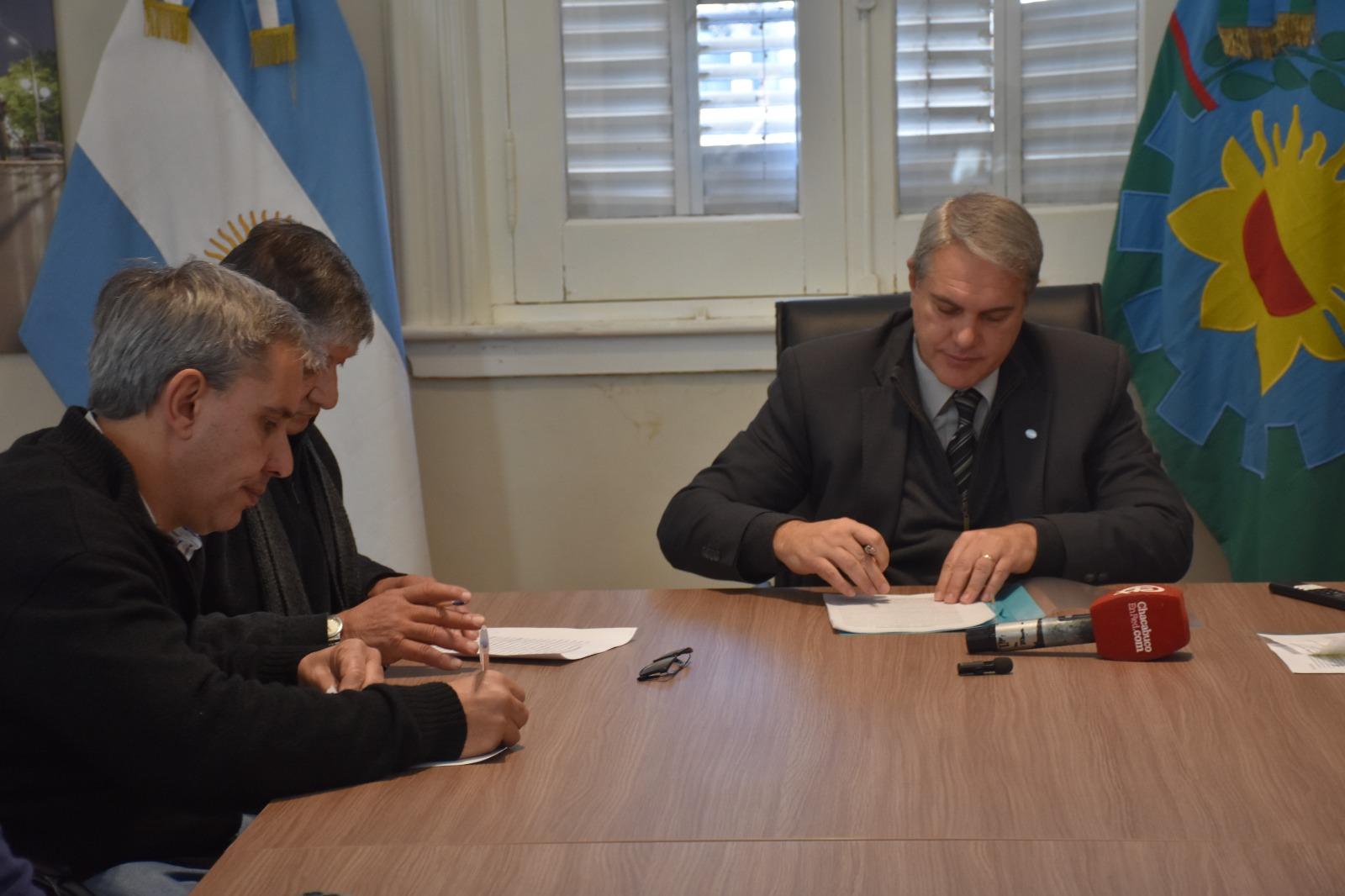 Un nuevo convenio por pavimentacion concluirá el aliviador entre Elguea Roman y Juan XXIII