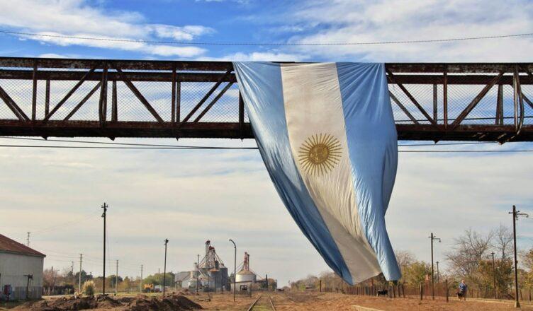 Rawson celebra el 9 de julio y el 71° aniversario de su Puente Peatonal Ferroviario
