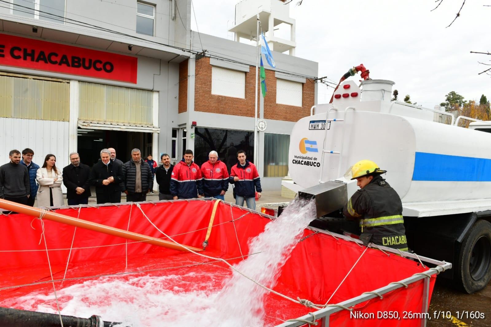 Se presentó un nuevo sistema de carga rápida de agua para bomberos
