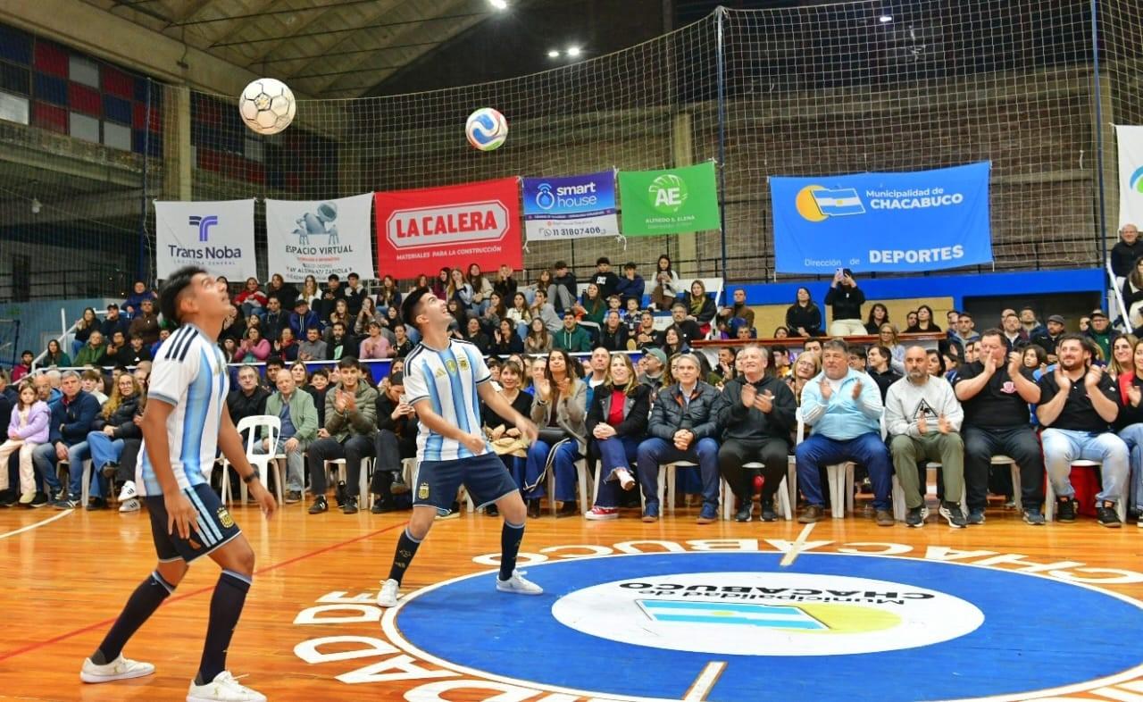 Con un gran show quedó inaugurada anoche la décima edición de la Copa Sergio Dopazo