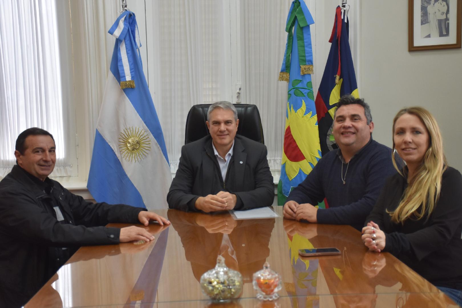 César Lucci fue reconocido al jubilarse tras 42 años en la Delegación de O'Higgins