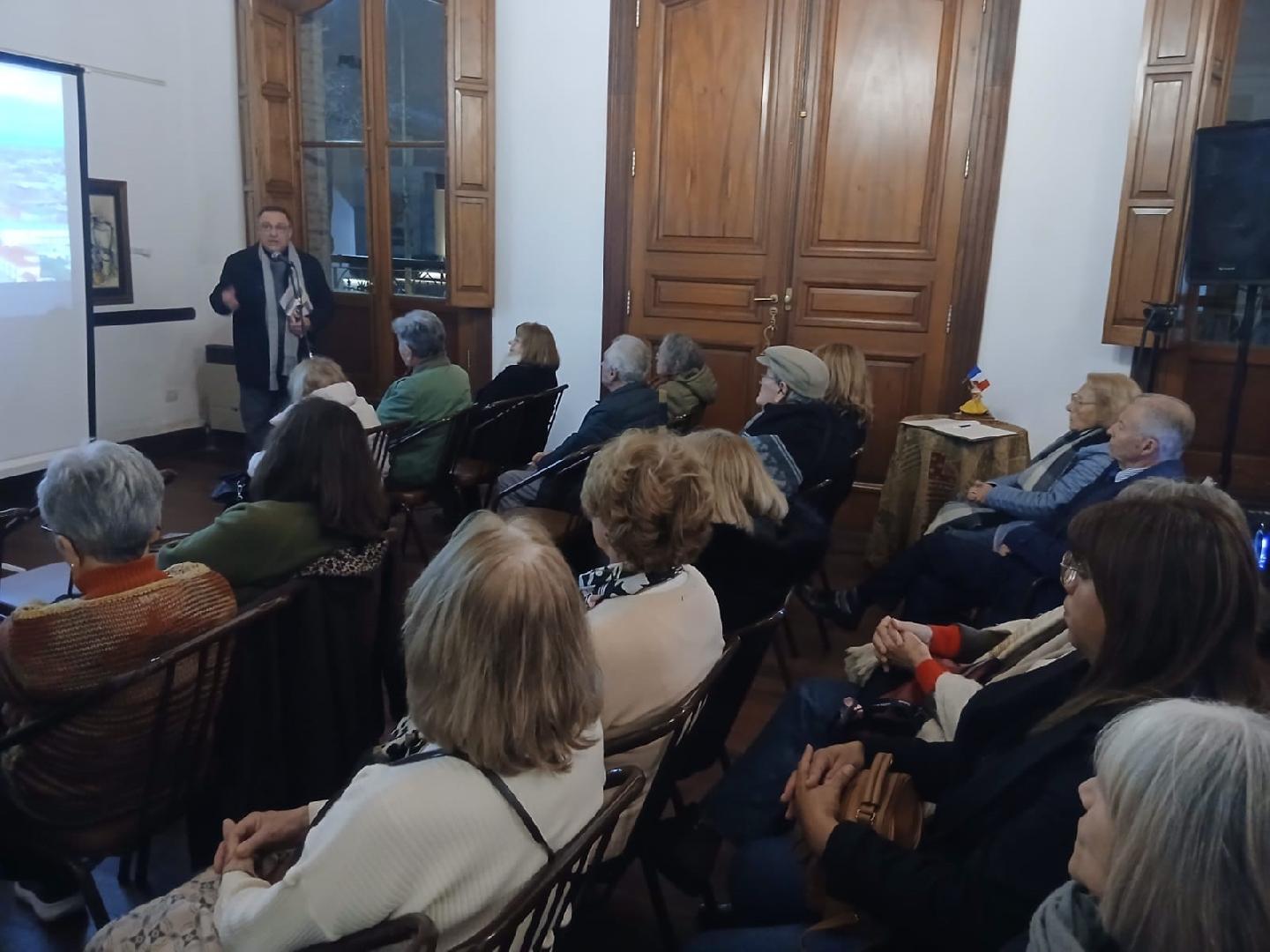 La apasionante historia de la construcción de la Basílica de Luján fue eje de una charla en la Sociedad Francesa, en su 144° aniversario