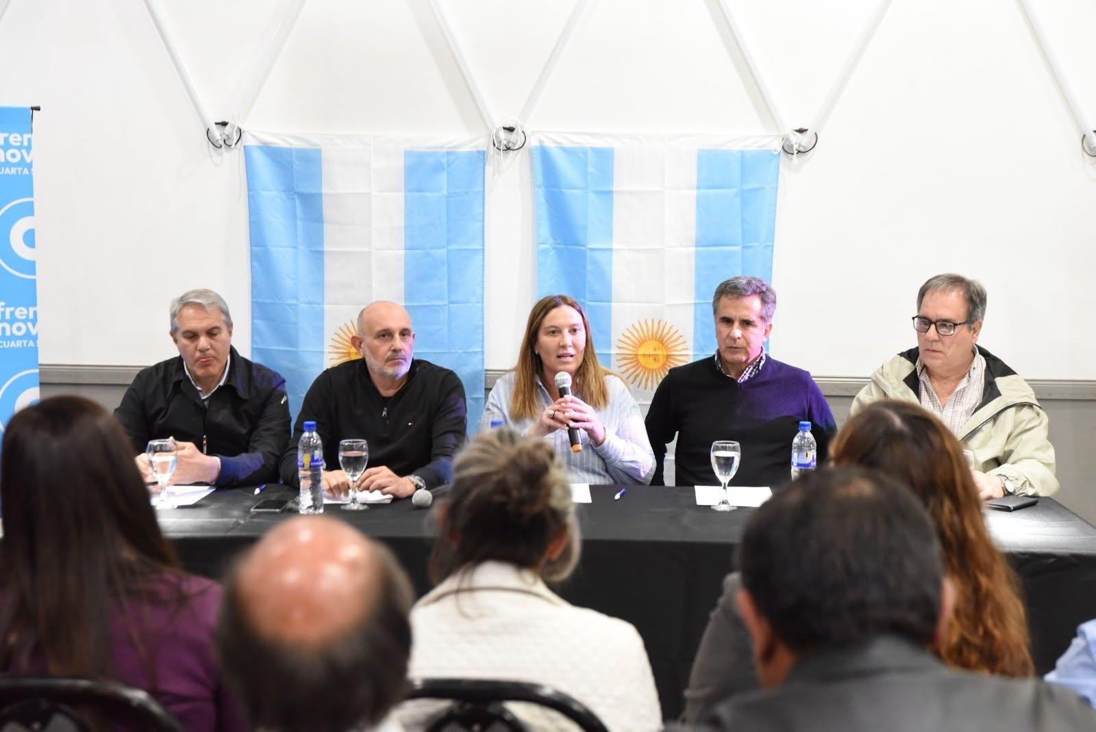 El intendente Darío Golía participó en una reunión seccional del Frente Renovador