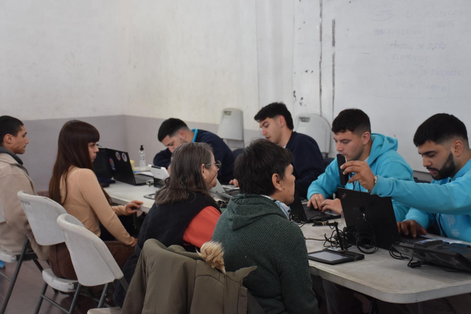 Más de 450 vecinos de Chacabuco realizaron trámites de documentación